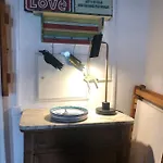 شقة Casa Rustica Com Jardim Privado