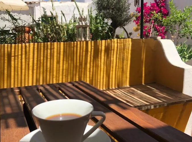 Lägenhet Casa Rustica Com Jardim Privado