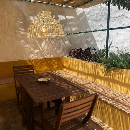 Casa Rustica Com Jardim Privado *