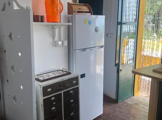 아파트 Casa Rustica Com Jardim Privado 타비라