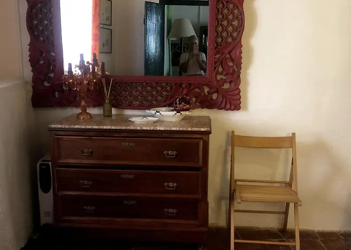 Casa Rustica Com Jardim Privado 아파트 타비라